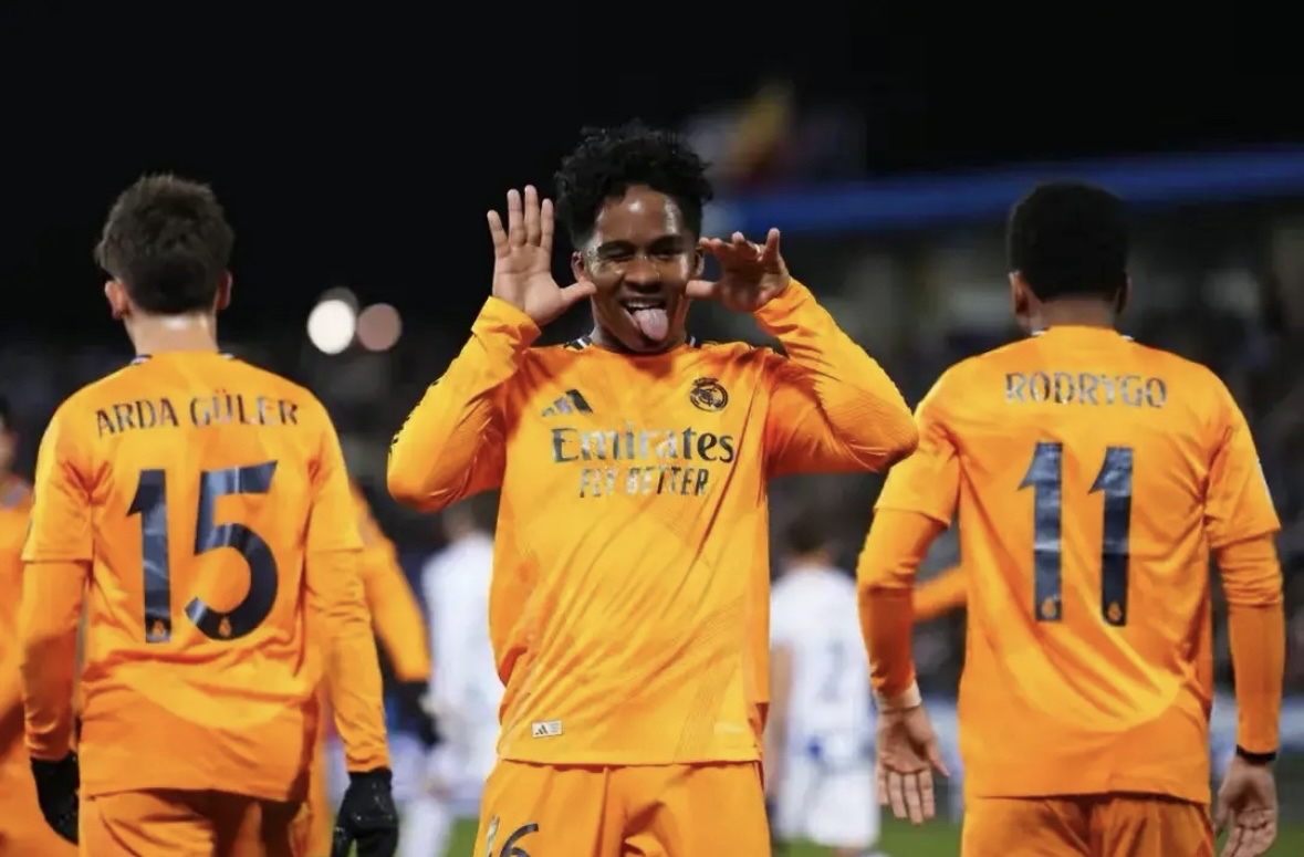 开云体育登录入口集结日体能课后，勒沃库森主帅复盘备战欧冠，压力陡增，轮换策略成焦点的简单介绍